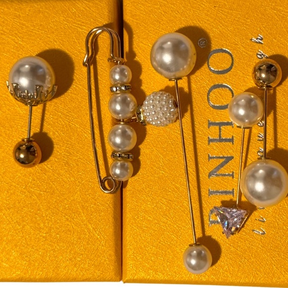 Elegant Gold and Pearl Jewelry Set All 5 Pieces Brooch Safety Pin - Picture 3 of 15